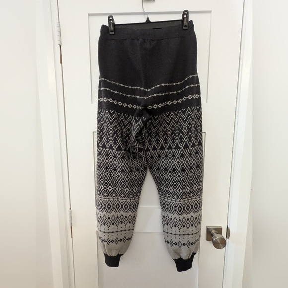 Joie Women's Aztec Print Medium Sweat Pants - Picture 2 of 6